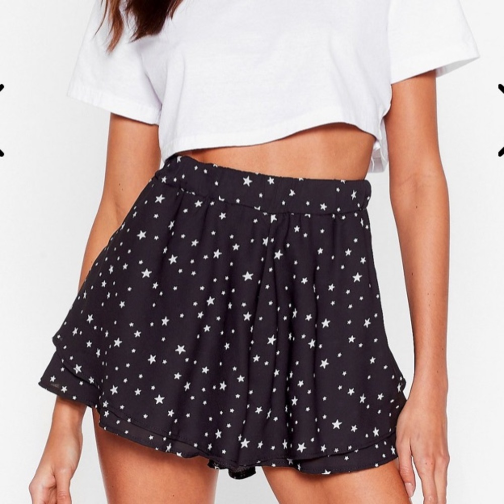 NASTYGAL RUFFLE SHORTS